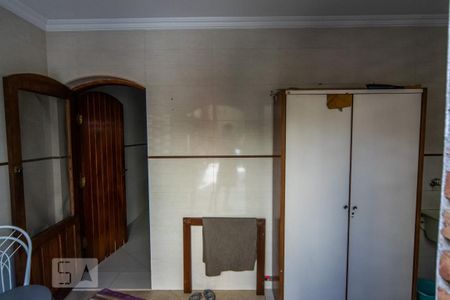 Casa à venda com 228m², 4 quartos e 2 vagas Casa à venda com 228m², 4 quartos e 2 vagasÁrea de Serviço