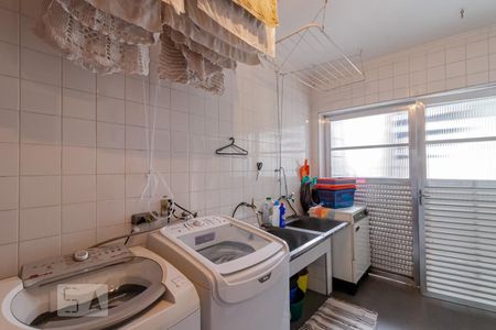 Casa à venda com 288m², 5 quartos e 6 vagas Casa à venda com 288m², 5 quartos e 6 vagasÁrea de Serviço