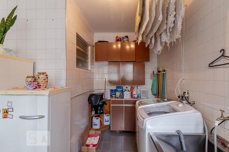 Casa à venda com 288m², 5 quartos e 6 vagas Casa à venda com 288m², 5 quartos e 6 vagasÁrea de Serviço