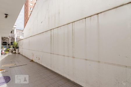 Casa à venda com 288m², 5 quartos e 6 vagas Casa à venda com 288m², 5 quartos e 6 vagasCorredor