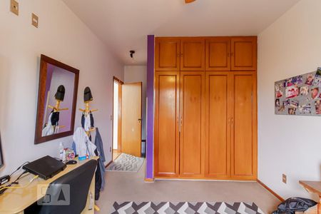 Casa à venda com 288m², 5 quartos e 6 vagas Casa à venda com 288m², 5 quartos e 6 vagasQuarto 4