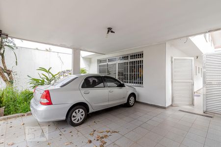 Casa à venda com 288m², 5 quartos e 6 vagas Casa à venda com 288m², 5 quartos e 6 vagasGaragem