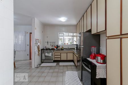 Casa à venda com 288m², 5 quartos e 6 vagas Casa à venda com 288m², 5 quartos e 6 vagasCozinha