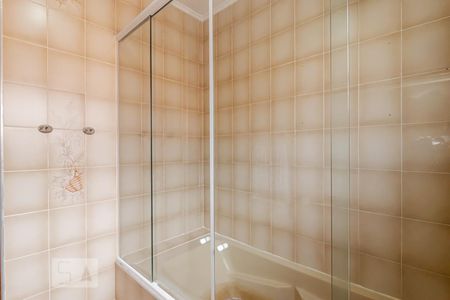 Casa à venda com 288m², 5 quartos e 6 vagas Casa à venda com 288m², 5 quartos e 6 vagasBanheiro da Suíte 2