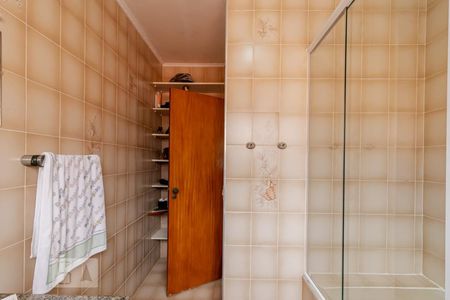 Casa à venda com 288m², 5 quartos e 6 vagas Casa à venda com 288m², 5 quartos e 6 vagasBanheiro da Suíte 2