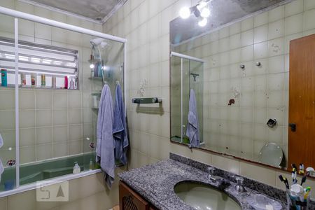 Casa à venda com 288m², 5 quartos e 6 vagas Casa à venda com 288m², 5 quartos e 6 vagasBanheiro da Suíte 1