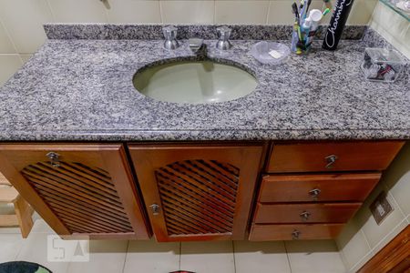 Casa à venda com 288m², 5 quartos e 6 vagas Casa à venda com 288m², 5 quartos e 6 vagasBanheiro da Suíte 1