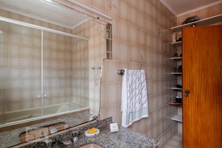 Casa à venda com 288m², 5 quartos e 6 vagas Casa à venda com 288m², 5 quartos e 6 vagasBanheiro da Suíte 2