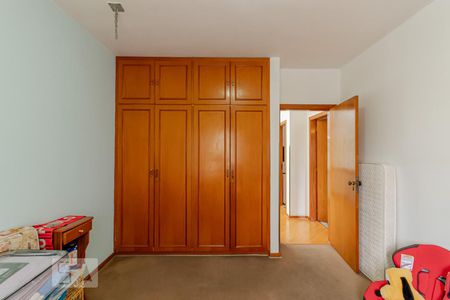 Casa à venda com 288m², 5 quartos e 6 vagas Casa à venda com 288m², 5 quartos e 6 vagasQuarto 5