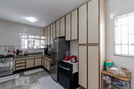 Casa à venda com 288m², 5 quartos e 6 vagas Casa à venda com 288m², 5 quartos e 6 vagasCozinha
