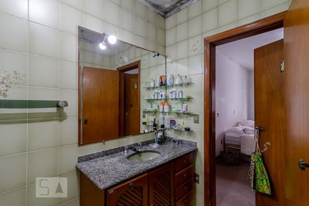 Casa à venda com 288m², 5 quartos e 6 vagas Casa à venda com 288m², 5 quartos e 6 vagasBanheiro da Suíte 1
