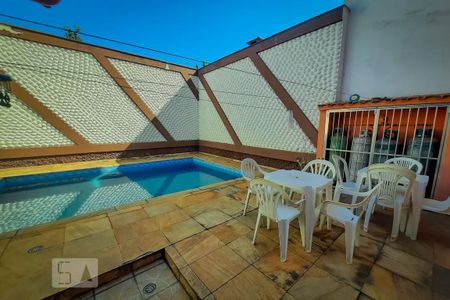 Casa à venda com 450m², 3 quartos e 3 vagasPiscina