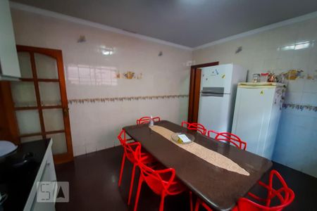 Casa à venda com 450m², 3 quartos e 3 vagasCozinha