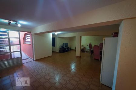 Casa à venda com 450m², 3 quartos e 3 vagasSallão de Festas