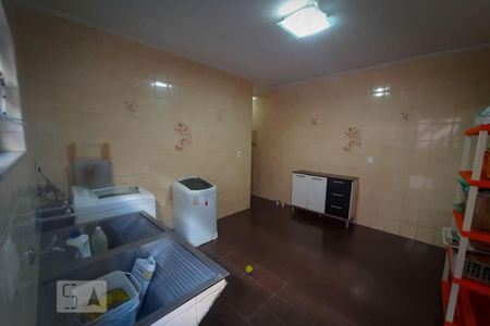 Casa à venda com 450m², 3 quartos e 3 vagasLavanderia