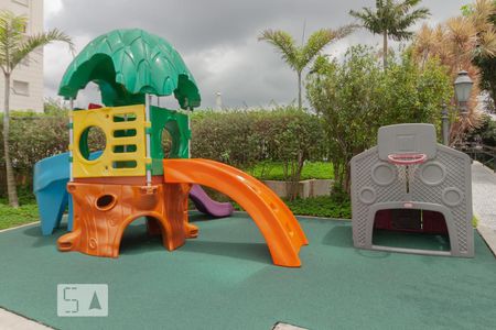 Apartamento à venda com 101m², 2 quartos e 2 vagasÁrea Comum - Playground