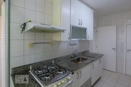 Apartamento à venda com 101m², 2 quartos e 2 vagasCozinha