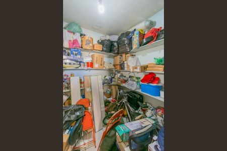 Casa à venda com 240m², 3 quartos e 6 vagas Casa à venda com 240m², 3 quartos e 6 vagasQuarto de Serviço