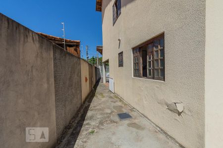 Casa à venda com 240m², 3 quartos e 6 vagas Casa à venda com 240m², 3 quartos e 6 vagasCorredor