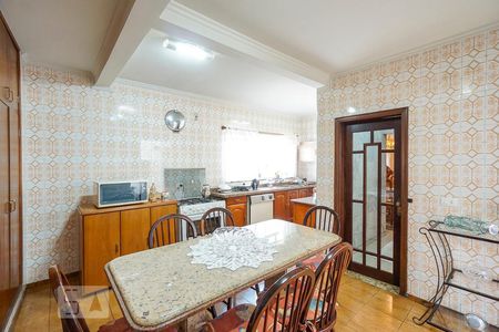 Casa à venda com 365m², 3 quartos e 2 vagas Casa à venda com 365m², 3 quartos e 2 vagasCozinha