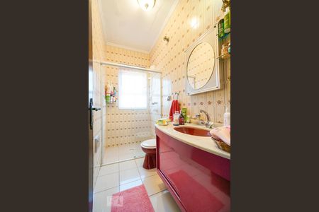 Casa à venda com 365m², 3 quartos e 2 vagas Casa à venda com 365m², 3 quartos e 2 vagasBanheiro social