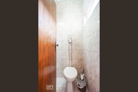 Casa à venda com 365m², 3 quartos e 2 vagas Casa à venda com 365m², 3 quartos e 2 vagasBanheiro de serviço