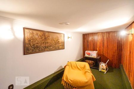 Casa à venda com 365m², 3 quartos e 2 vagas Casa à venda com 365m², 3 quartos e 2 vagasSala de TV