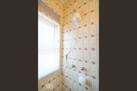 Casa à venda com 365m², 3 quartos e 2 vagas Casa à venda com 365m², 3 quartos e 2 vagasChuveiro