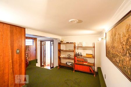 Casa à venda com 365m², 3 quartos e 2 vagas Casa à venda com 365m², 3 quartos e 2 vagasSala de TV