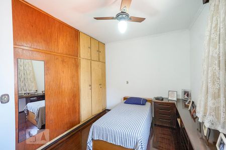 Casa à venda com 365m², 3 quartos e 2 vagas Casa à venda com 365m², 3 quartos e 2 vagasQuarto 01