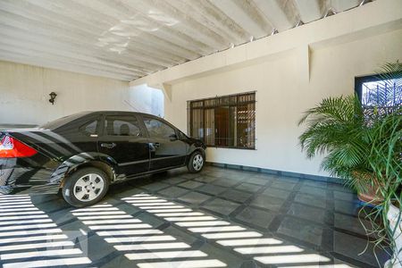 Casa à venda com 365m², 3 quartos e 2 vagas Casa à venda com 365m², 3 quartos e 2 vagasGaragem