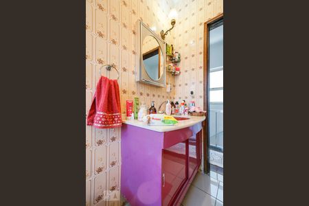 Casa à venda com 365m², 3 quartos e 2 vagas Casa à venda com 365m², 3 quartos e 2 vagasBanheiro social