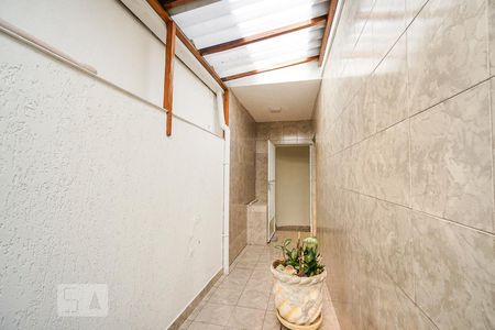 Casa à venda com 365m², 3 quartos e 2 vagas Casa à venda com 365m², 3 quartos e 2 vagasCorredor de entrada