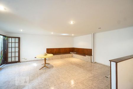 Casa à venda com 365m², 3 quartos e 2 vagas Casa à venda com 365m², 3 quartos e 2 vagasSalão