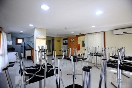 Apartamento à venda com 85m², 2 quartos e 1 vaga Apartamento à venda com 85m², 2 quartos e 1 vagaÁrea comum - Salão de festas