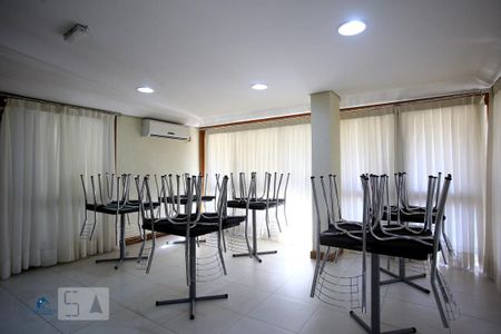 Apartamento à venda com 85m², 2 quartos e 1 vaga Apartamento à venda com 85m², 2 quartos e 1 vagaÁrea comum - Salão de festas