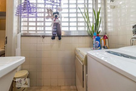 Apartamento à venda com 85m², 2 quartos e 1 vaga Apartamento à venda com 85m², 2 quartos e 1 vagaDetalhe da area de serviço