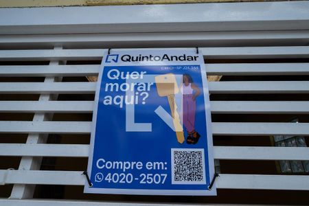 Casa à venda com 106m², 3 quartos e 2 vagas Casa à venda com 106m², 3 quartos e 2 vagasFachada