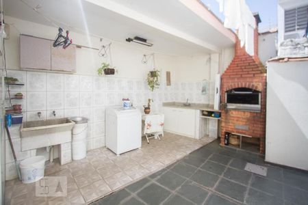 Casa à venda com 192m², 3 quartos e 2 vagasQuintal
