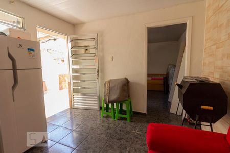 Casa à venda com 211m², 2 quartos e 2 vagas Casa à venda com 211m², 2 quartos e 2 vagasCozinha Edícula