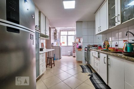 Apartamento à venda com 157m², 3 quartos e 2 vagasCozinha