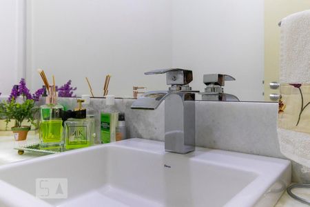 Casa à venda com 220m², 4 quartos e 3 vagasBanheiro