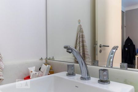 Casa à venda com 220m², 4 quartos e 3 vagasBanheiro da suíte 2