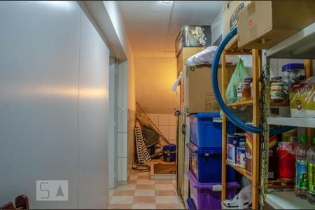 Casa à venda com 223m², 3 quartos e 4 vagas Casa à venda com 223m², 3 quartos e 4 vagasDepósito