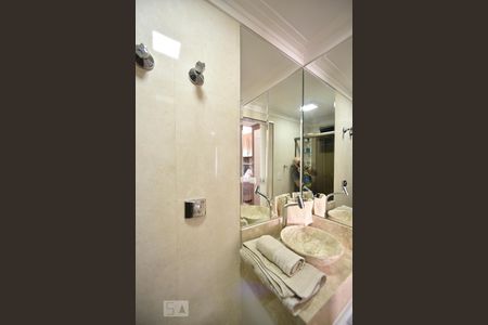 Apartamento à venda com 98m², 3 quartos e 1 vagaBanheiro da suite