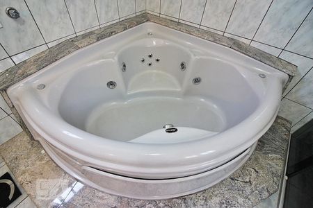 Casa à venda com 429m², 5 quartos e 5 vagasBanheiro da Suíte