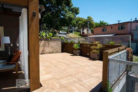 Casa à venda com 600m², 4 quartos e 2 vagas Casa à venda com 600m², 4 quartos e 2 vagasÁrea Externa