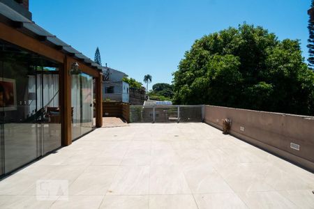 Casa à venda com 600m², 4 quartos e 2 vagas Casa à venda com 600m², 4 quartos e 2 vagasÁrea Externa