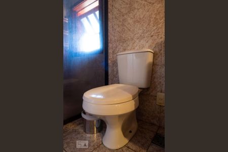 Casa à venda com 600m², 4 quartos e 2 vagas Casa à venda com 600m², 4 quartos e 2 vagasBanheiro da Suíte 2