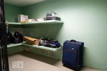 Casa à venda com 600m², 4 quartos e 2 vagas Casa à venda com 600m², 4 quartos e 2 vagasDepósito